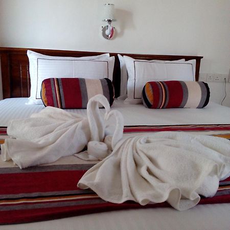 Hotel Moonstone Anuradhapura Bagian luar foto