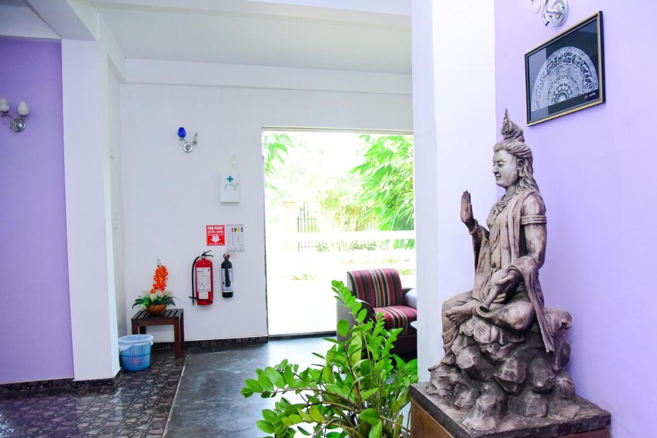 Hotel Moonstone Anuradhapura Bagian luar foto