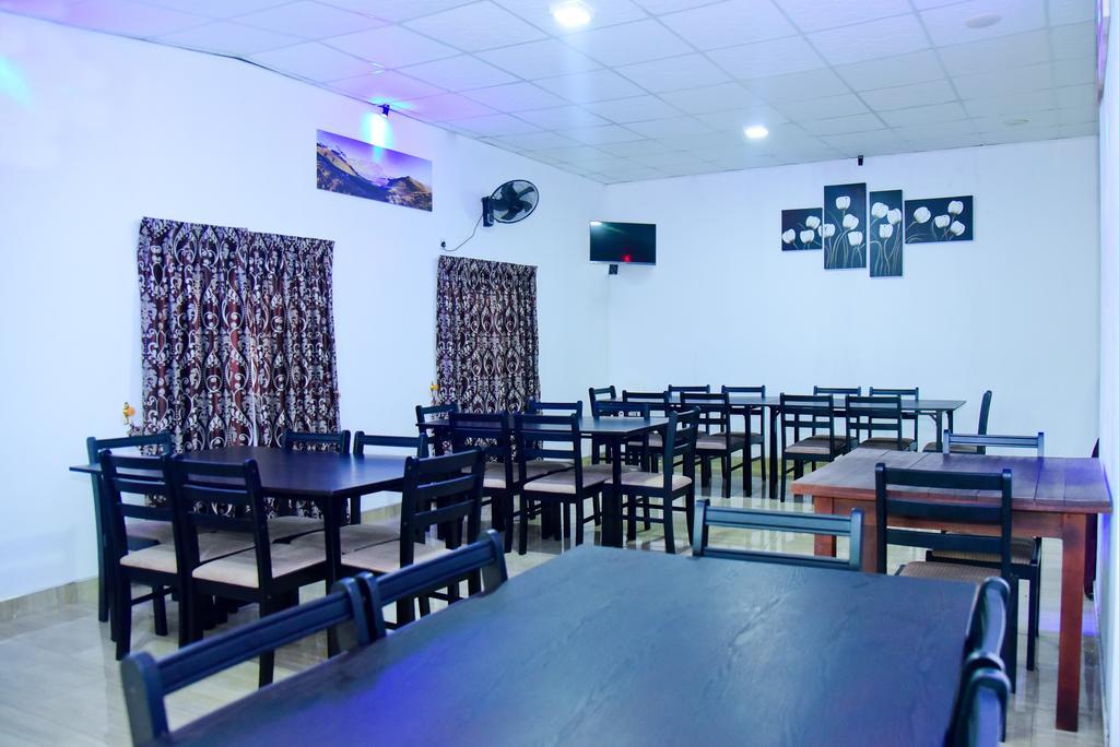 Hotel Moonstone Anuradhapura Bagian luar foto