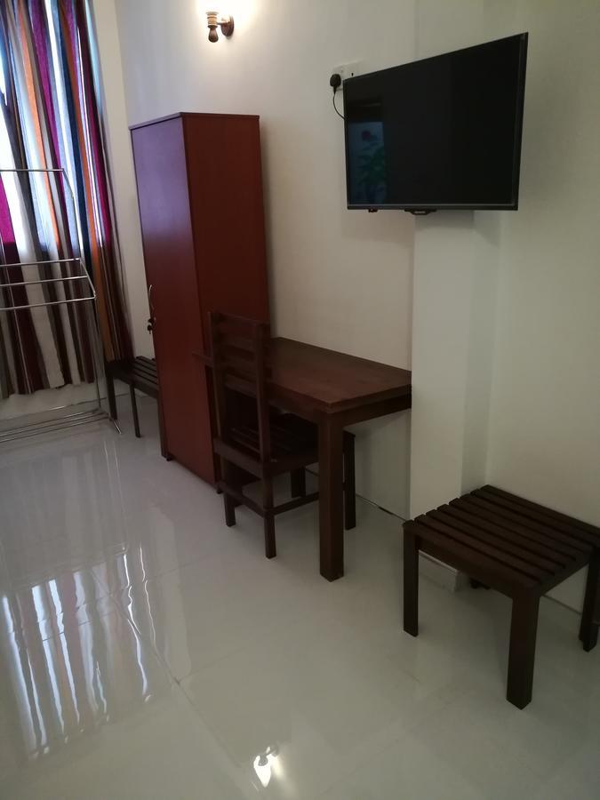 Hotel Moonstone Anuradhapura Bagian luar foto