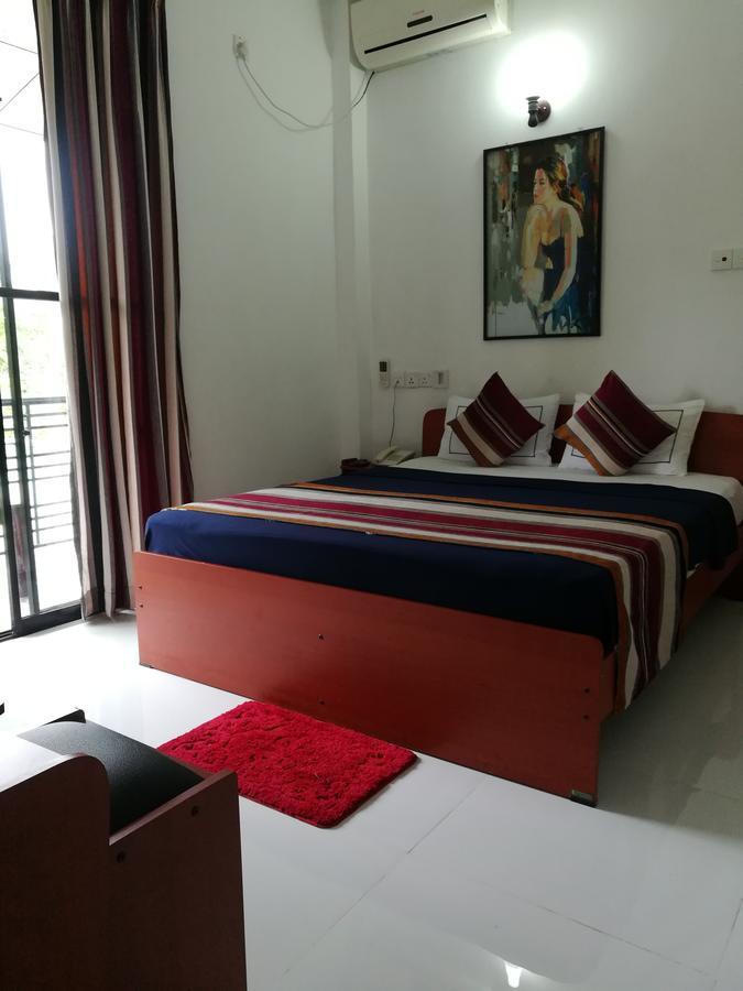 Hotel Moonstone Anuradhapura Bagian luar foto
