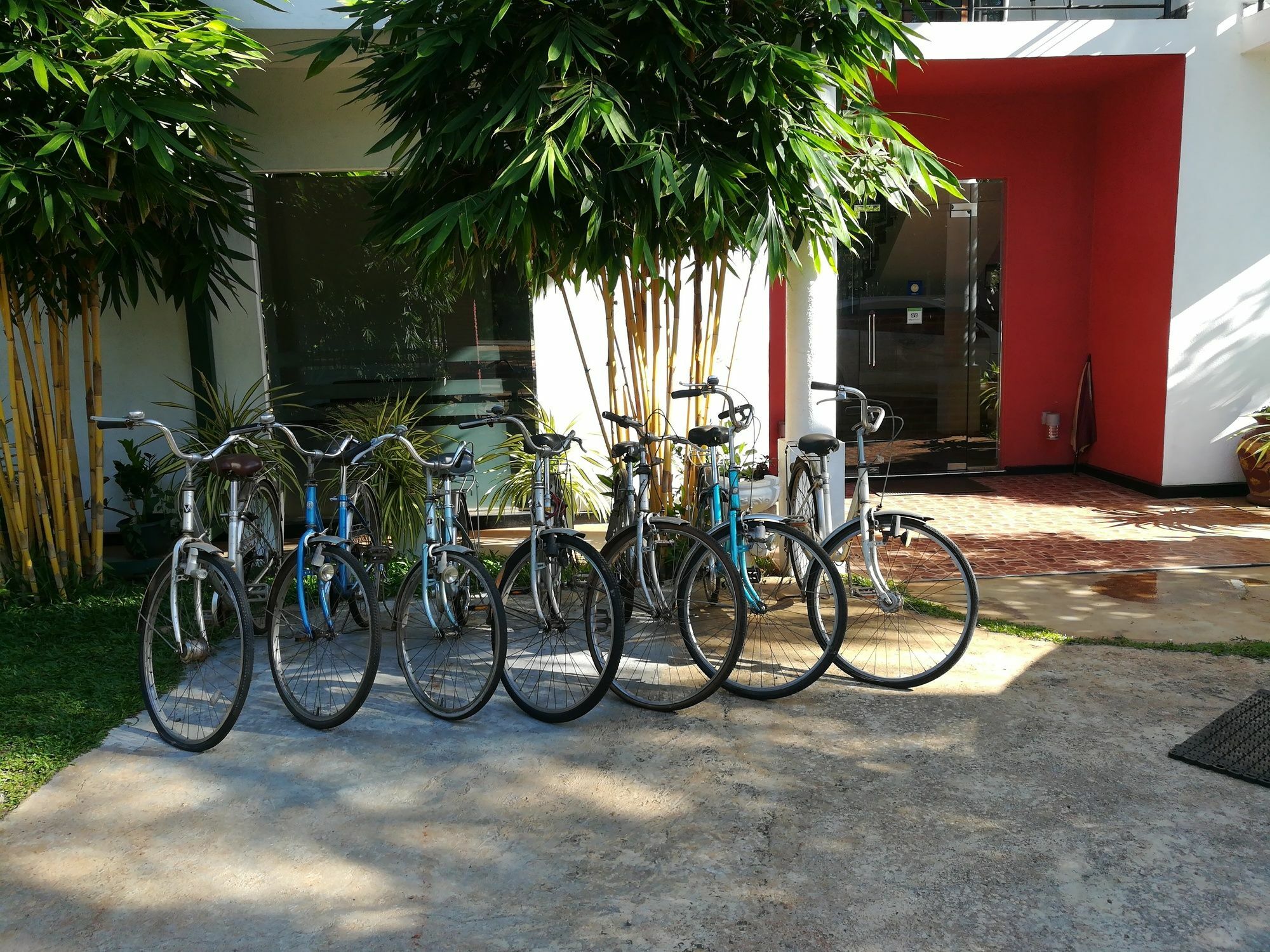 Hotel Moonstone Anuradhapura Bagian luar foto