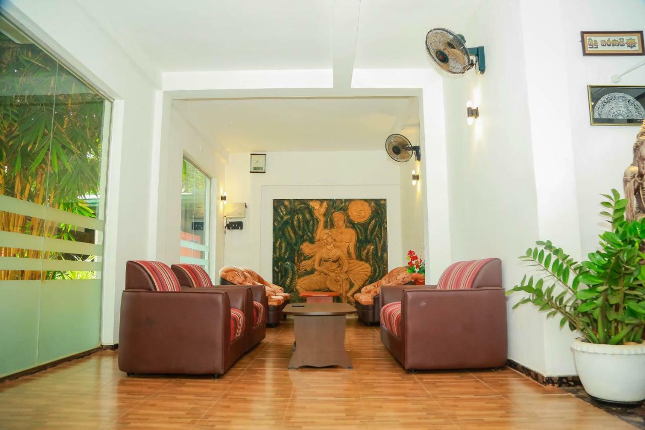 Hotel Moonstone Anuradhapura Bagian luar foto