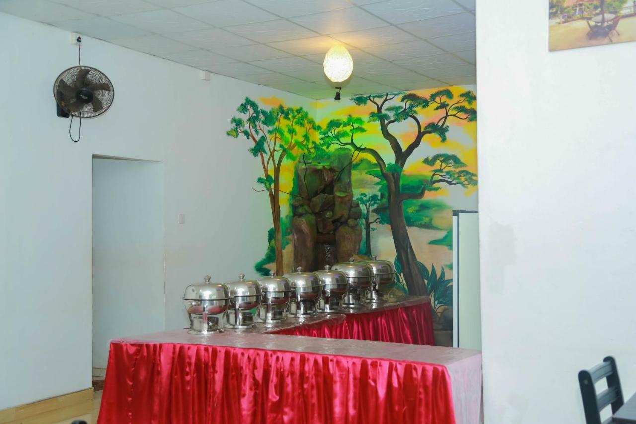 Hotel Moonstone Anuradhapura Bagian luar foto